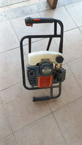 Perfurador de solo