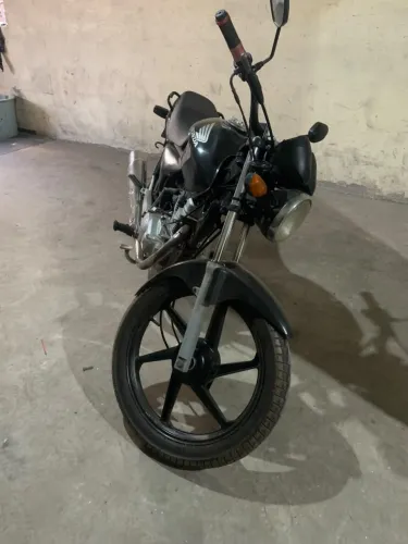 150 TITAN KS ANO 2008 EM DIAS ACEITA CARTÃO ATÉ 18X