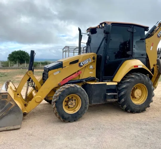 Retroescavadeira cat 416F2/2020