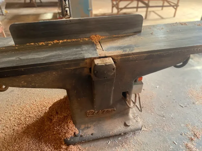 Vende-se máquinas de marcenaria em bom estado