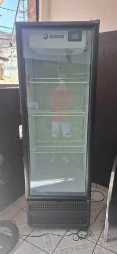 Cervejeira Imbera 538 Litros Porta De Vidro Padrão Preta