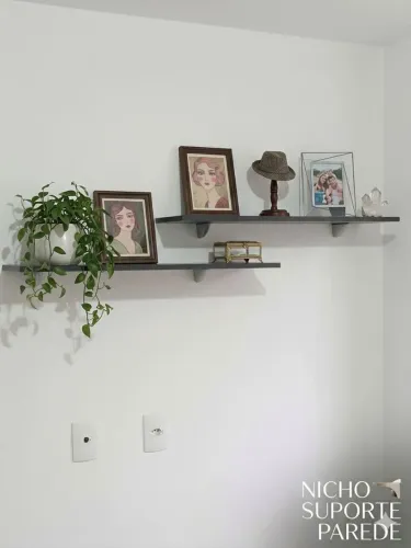 Par de Prateleiras Pretas com Suporte de Metal - Prontas para Instalar