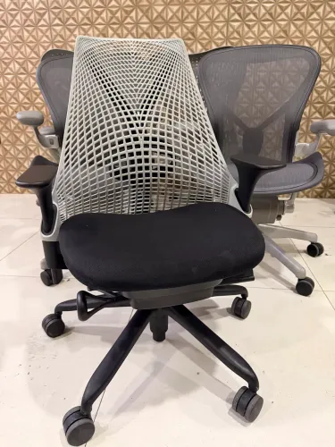 Cadeira herman miller sayl super nova pouco uso