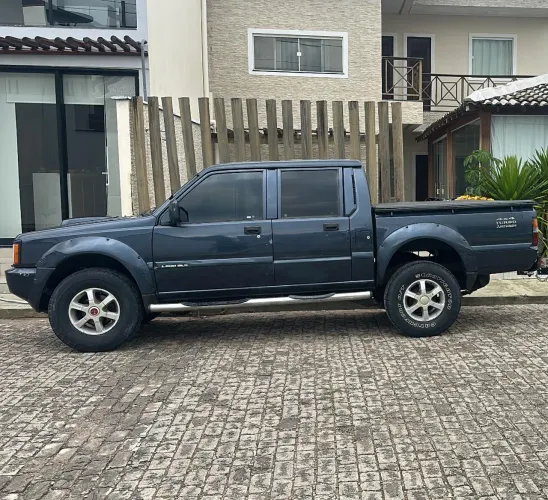Mitsubishi L200 GLS 2.5 4X4 CD Diesel 2002