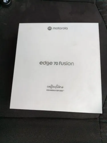 Moto Edge 70 Fusion edição copa do mundo, Novo, detalhes banhado a ouro