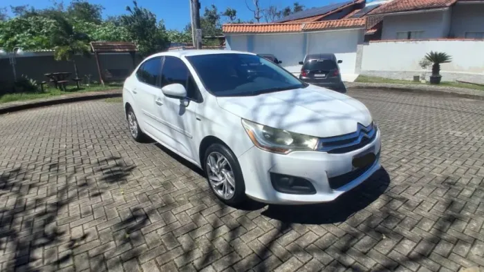 Citroen C4 Lounge Exclusive 1.6 Turbo 4P Aut. 2014