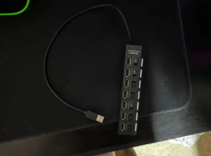Hub USB 2.0 com 7 Portas e Interruptores Individuais - Novo/Seminovo