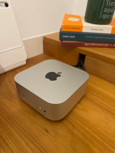 Mac Mini m4 + teclado Apple