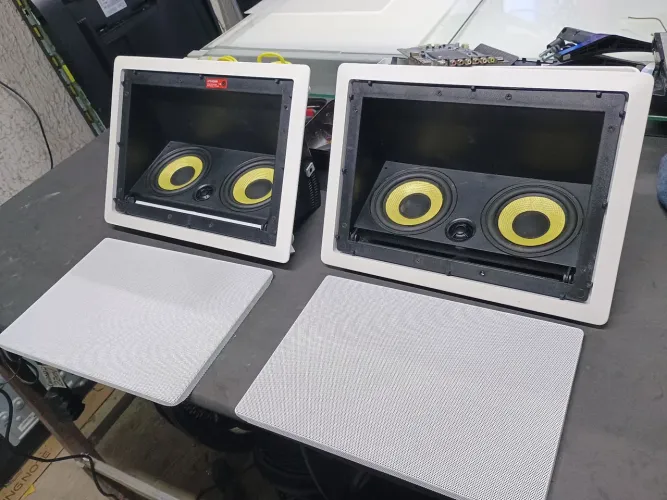 Caixas de som de embutir direcional loud