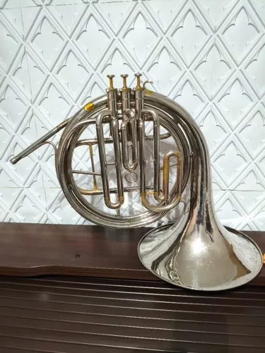 Trompa Em Fá Weril De Pistos Niquelada Nacional Vintage