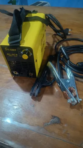 Máquina de solda 220V/120A usada muito pouco