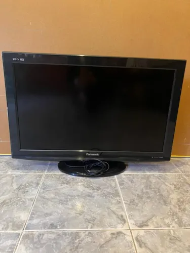 TV LCD Panasonic Viera 32" - Excelente Estado