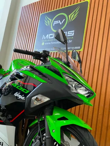 KAWASAKI NINJA 400 KRT VERDE 2022 - IMPECÁVEL