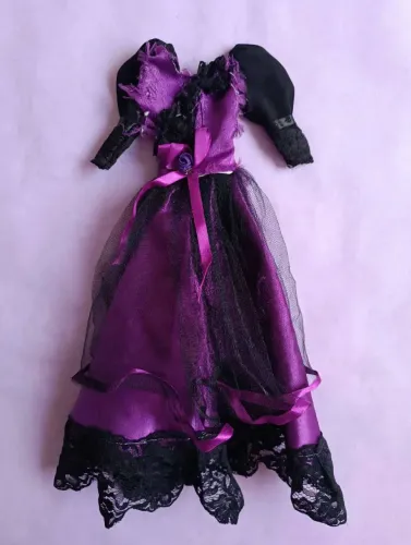 Vestido da boneca mosnter Elisabeth drácula 36cm de comprimento e 33 de busto