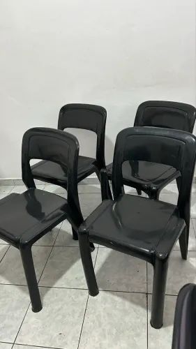 4unidades cadeiras pvc pretas precinho!