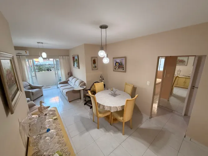 Vendo apartamento de 3 quartos no Balneário, dois banheiros, bem amplo, 122 de área total