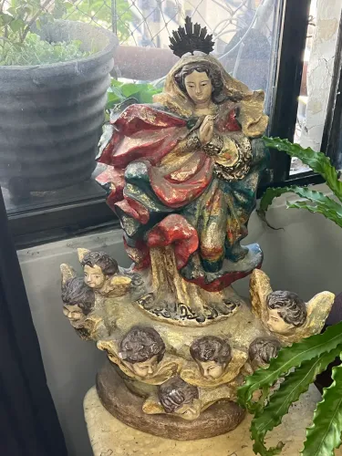 Santa nossa senhora da Conceição, escolta em toda em madeira
