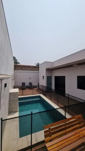 Casa Mobiliada Bairro Jardim das Palmeiras, com 3 Quartos Piscina e Churrasqueira