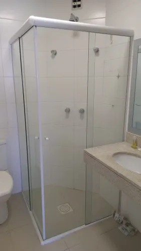Box de vidro de canto