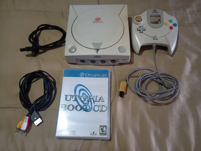 Sega Dreamcast +controle/12 jogos prata Leia!!!.