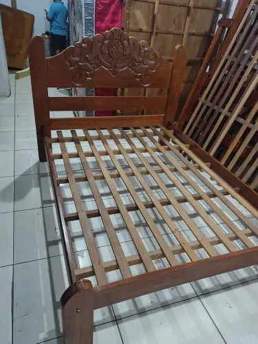 CAMA CASAL DE MADEIRA MACIÇA SEMI NOVA R$480 ENTREGA GRÁTIS