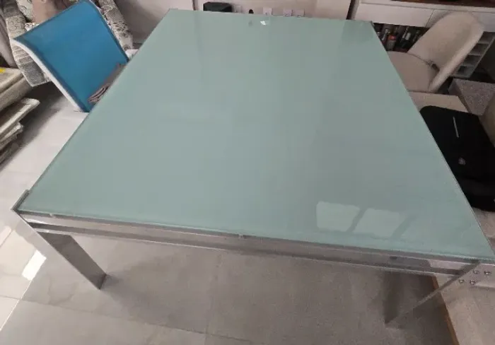 Mesa de jantar quadrada