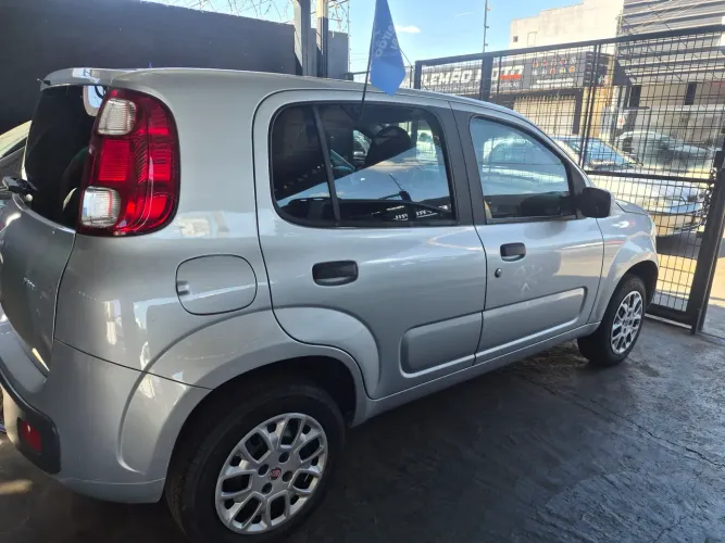 Fiat Uno Vivace Celeb. 1.0 EVO F.flex 8V 5P 2011
