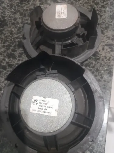 Vendo dois falante de porta Volkswagen e. 4. Caixinha en bom estado de uso tudo por 50