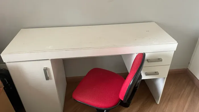 Conjunto Mesa Escritório e Cadeira