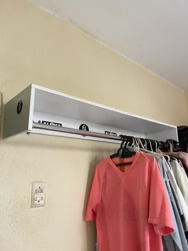 Vendo Cabideiro