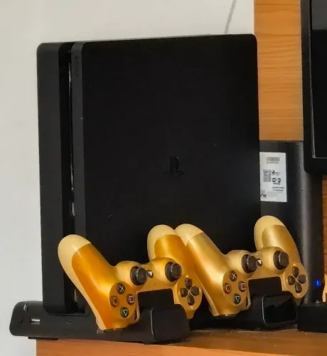 PS4 completo com base e 02 Controles