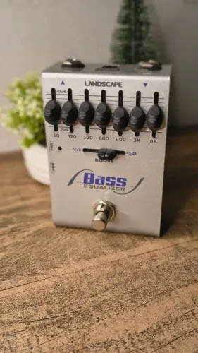 PEDAL BASS EQUALIZER LANDSCAPE
