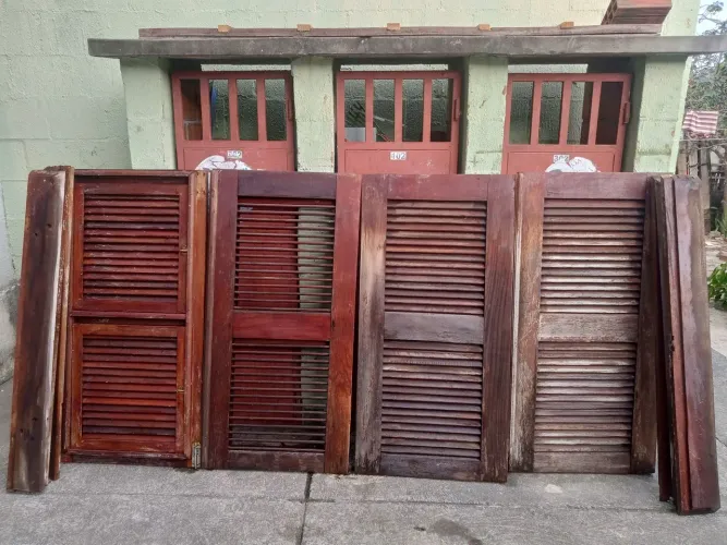 2 janelas veneziana