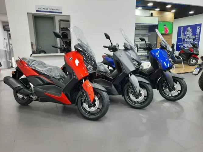 Yamaha XMAX 300 ABS CONNECTED - 2027 Plano taxa zero