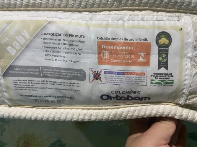 Vendo colchão de berço portátil. 