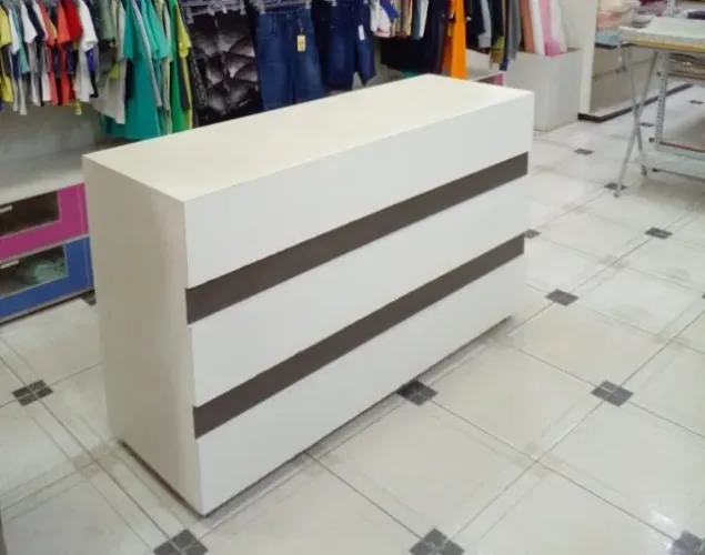 Balcão Para Roupas.