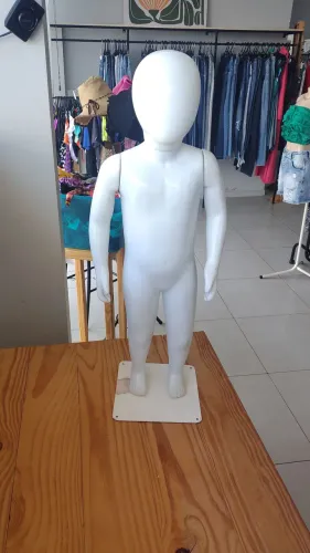 Manequim infantil 
