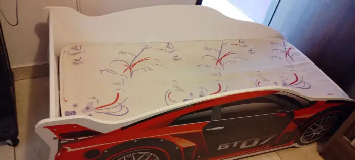 cama para crianças carro