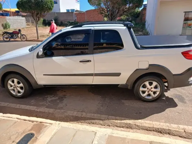 Fiat Strada Trekking 1.6 16V Flex CD 2014