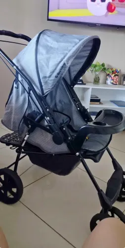 Doa-se carrinho de bebê
