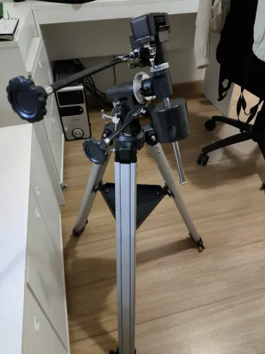 Montagem Equatorial Sky-Watcher EQ1 Com Tripé De Alumínio