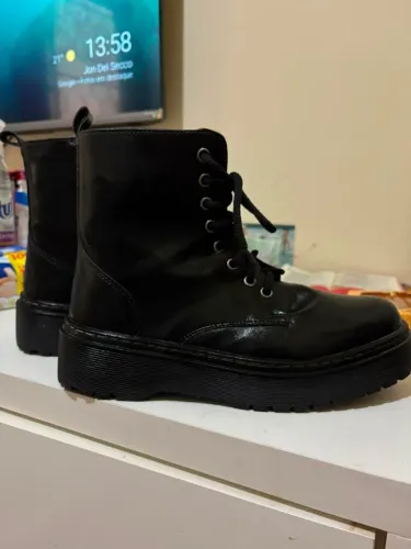 Coturno feminino