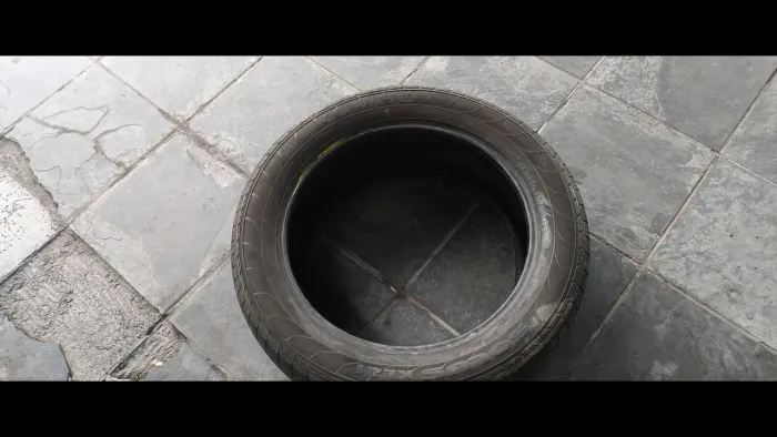 Vendo pneu 265/50/20 em condições de uso .