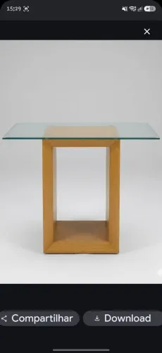 Mesa de madeira maciça e vidro