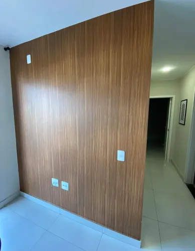 Instalação de Papel de Parede e Adesivos