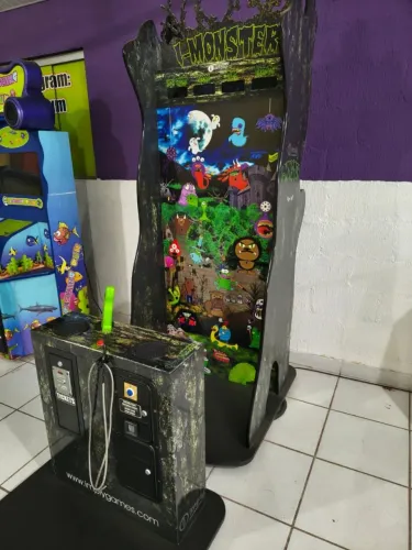 I - Monster Implay brinquedos - tiro ao alvo