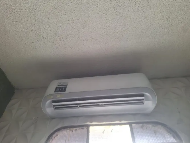 Ar condicionado Split 18 mil BTUs 6 meses de uso com nota fiscal R$ 1750
