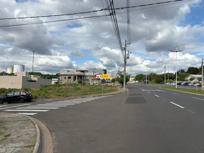 EXCELENTE TERRENO DE ESQUINA EM AVENIDA JARDIM MORYAMA - INDAIATUBA SP