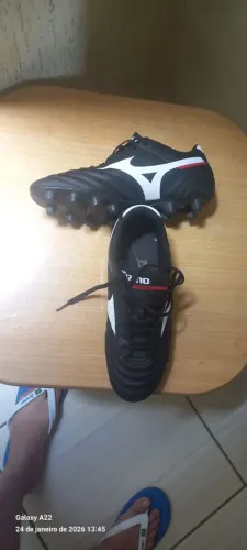 Chuteira mizuno morelia