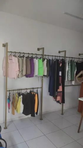 Araras para boutique e closet